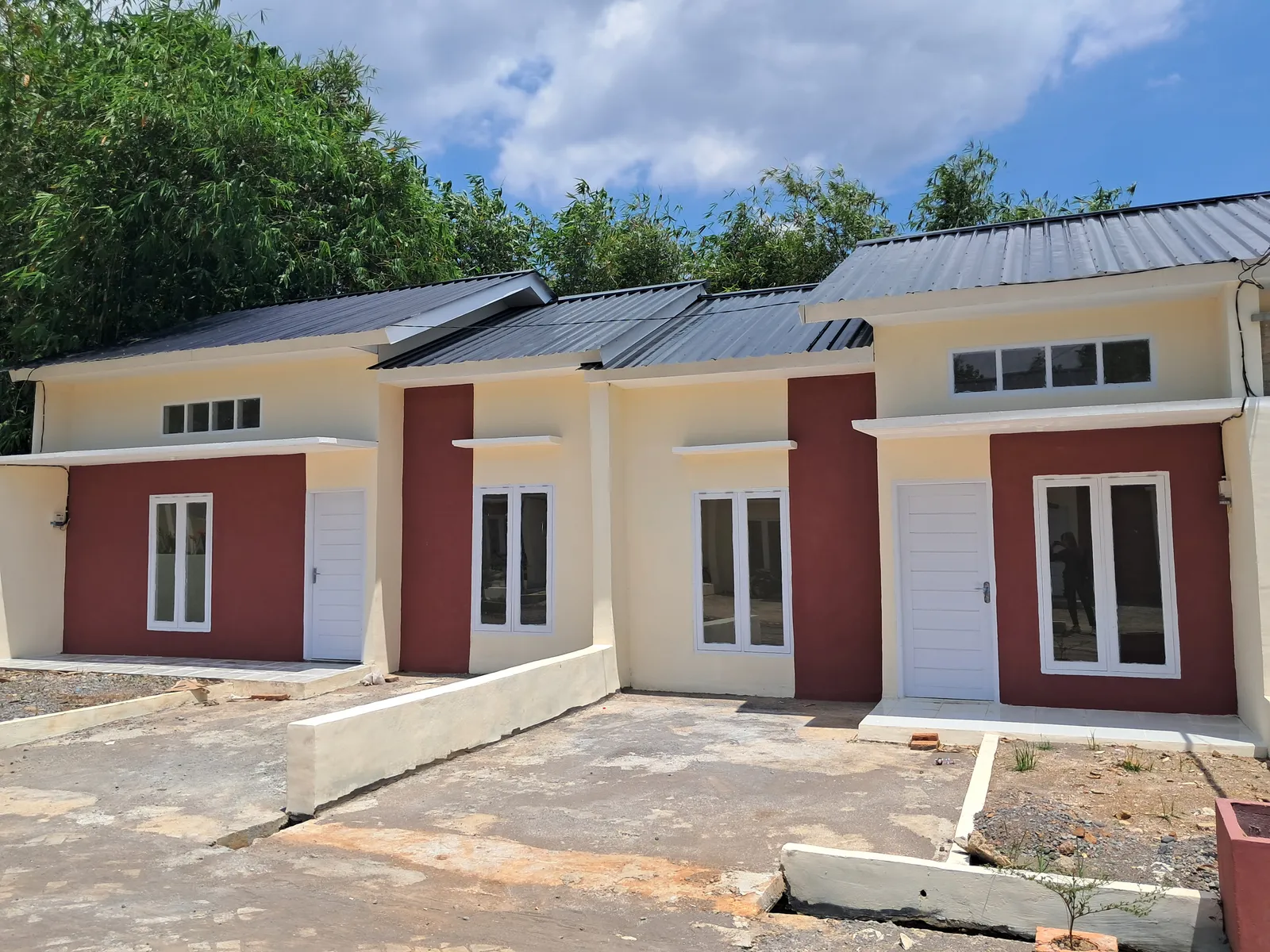 Deretan unit hunian yang telah selesai dibangun di Esa Garden Residence 2, Kabupaten Maros